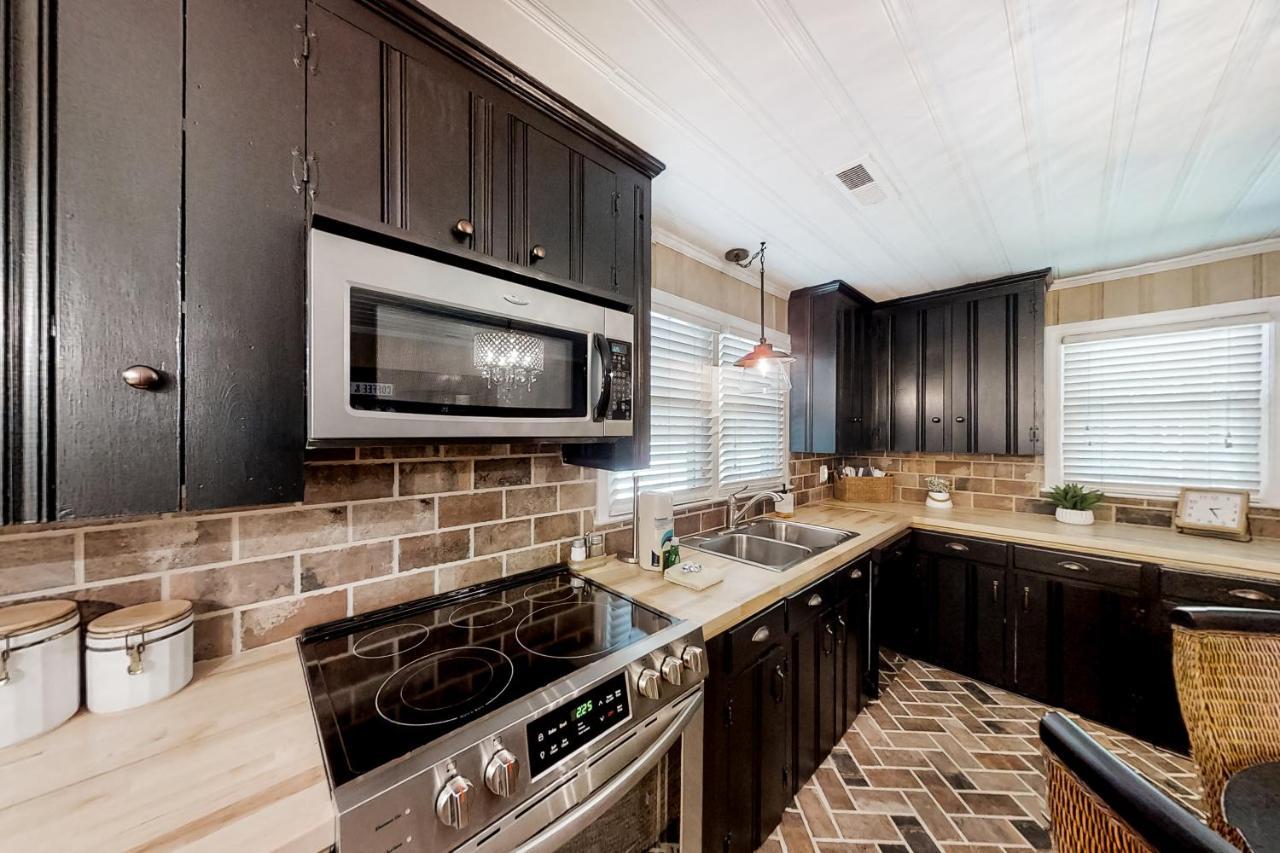Little River Waterway Cottage Retreat Bagian luar foto